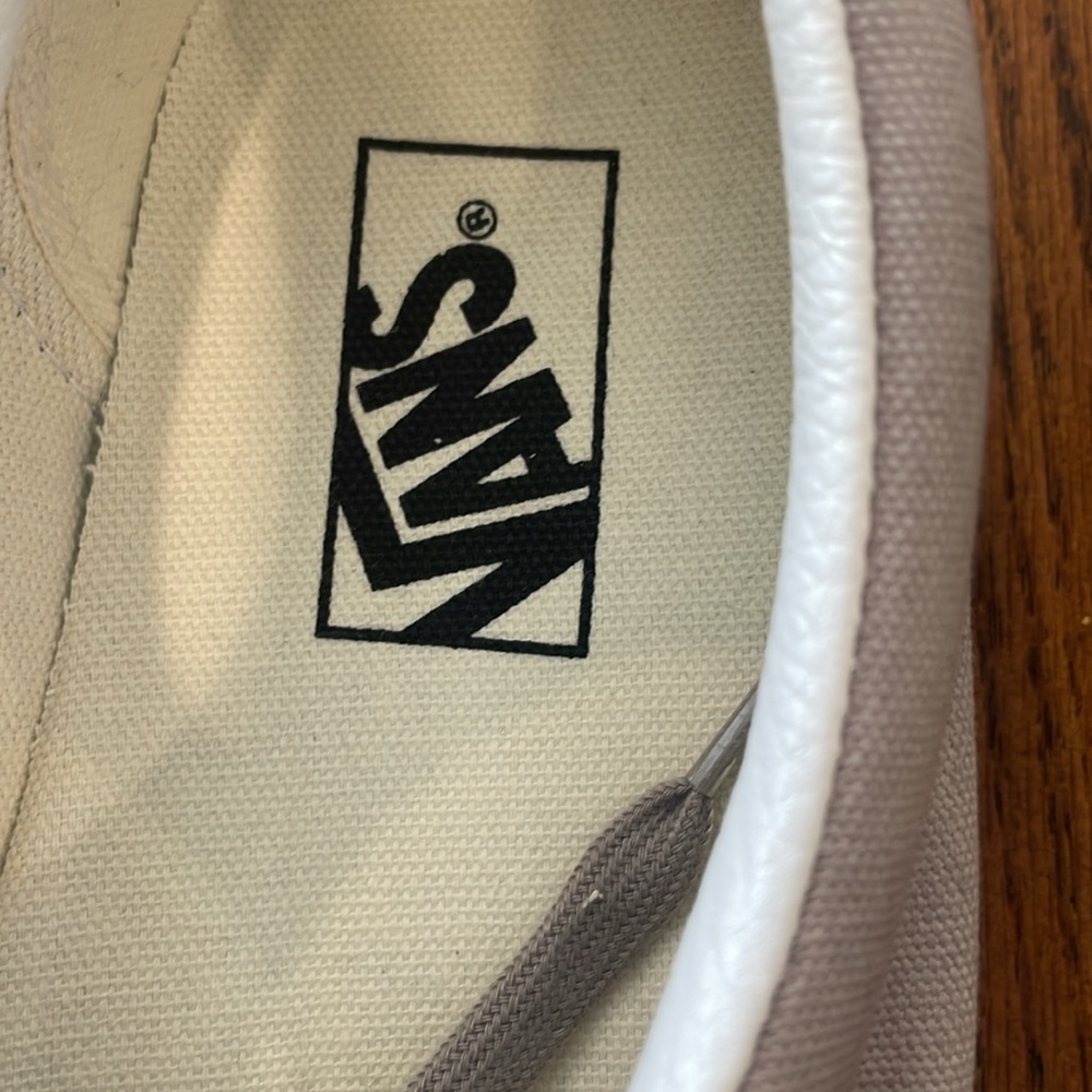 VANS - Picture 3 of 5